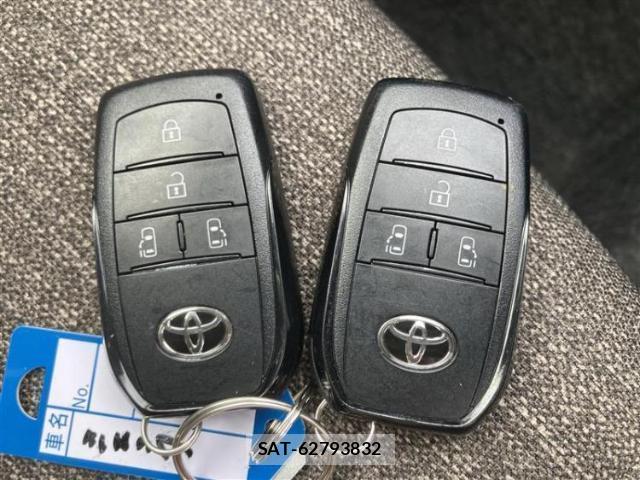 Toyota SIENTA 2023-10 8878321-16