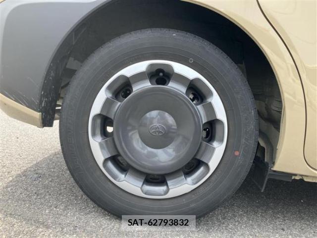Toyota SIENTA 2023-10 8878321-17