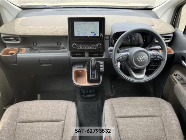Toyota SIENTA 2023-10 8878321-3