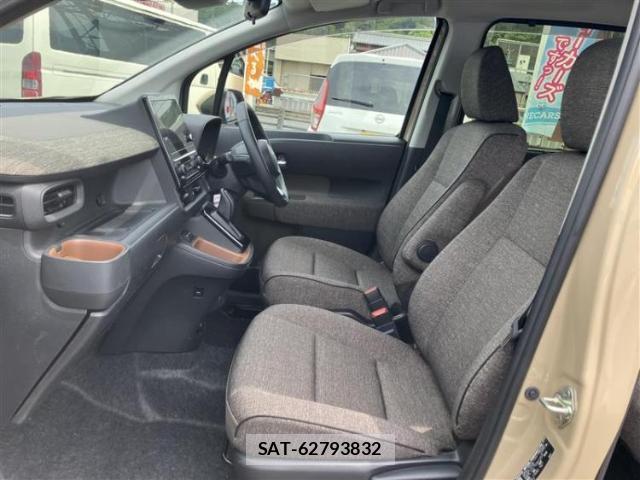 Toyota SIENTA 2023-10 8878321-4