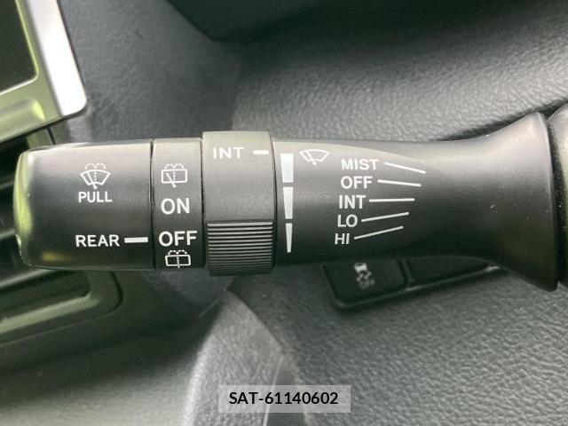 Toyota SIENTA 2020-02 8878365-16
