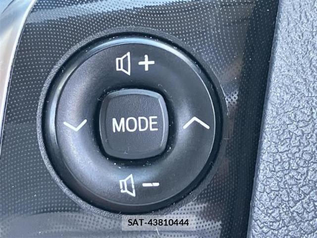 Toyota SIENTA 2022-03 8878428-17
