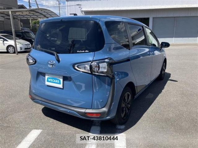 Toyota SIENTA 2022-03 8878428-2