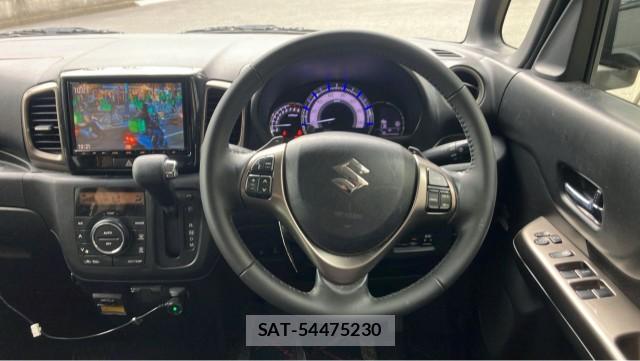 Suzuki SPACIA 2017-09 8877128-16