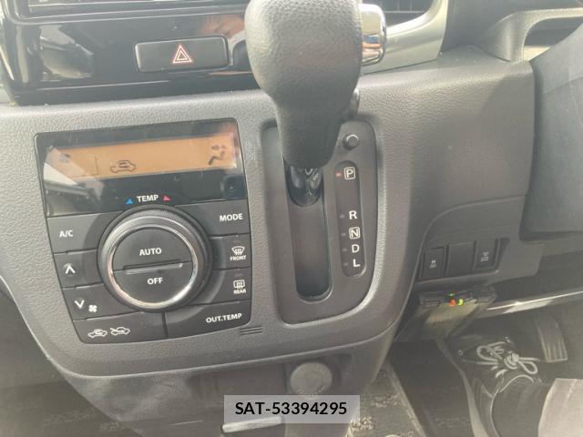 Suzuki SPACIA 2013-09 8876421-17