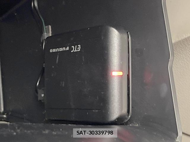 Suzuki SPACIA 2013-11 8876584-4