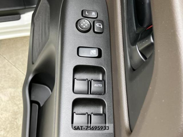 Suzuki SPACIA 2024-10 8878213-14