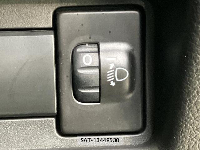 Suzuki SPACIA 2024-10 8878215-16