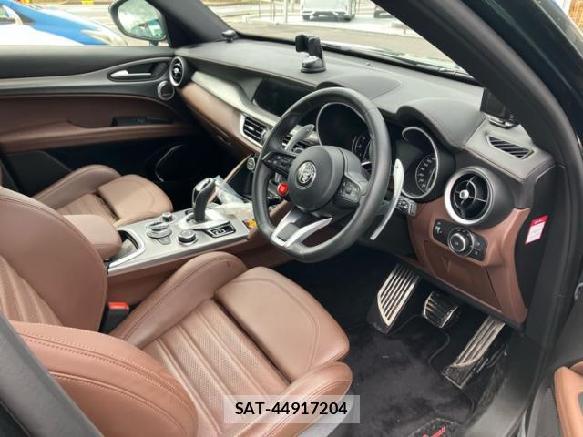 ALFA ROMEO STELVIO 2021-12 8876457-11
