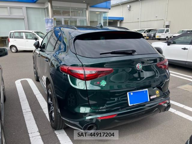 ALFA ROMEO STELVIO 2021-12 8876457-6