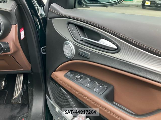 ALFA ROMEO STELVIO 2021-12 8876457-9