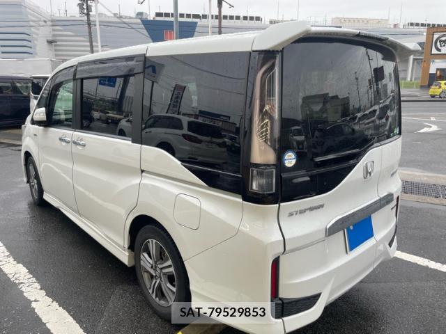 Honda e 2018-10 8877593-1