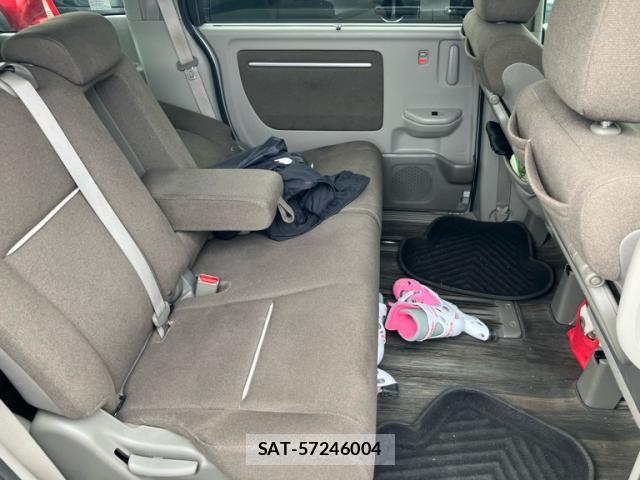 Honda e 2015-10 8876351-11