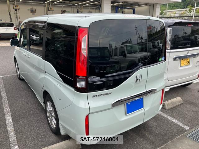 Honda e 2015-10 8876351-3