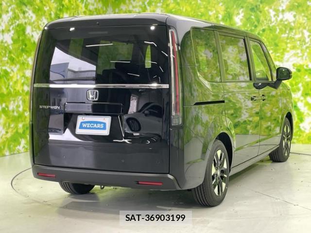 Honda e 2026-04 8876700-2