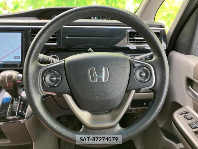 Honda e 2015-09 8877088-14