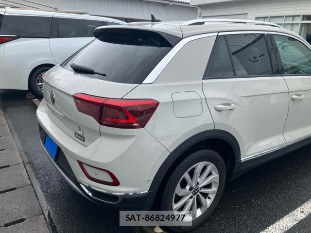 VolksWagen T-ROC 2022-10 8876361-13