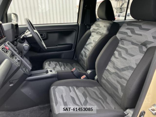 Daihatsu TAFT 2025-04 8878192-5