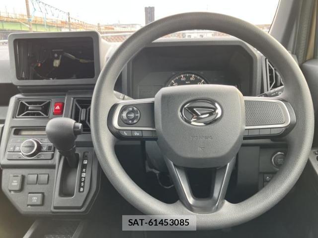 Daihatsu TAFT 2025-04 8878192-9