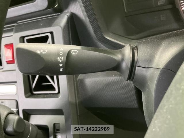 Daihatsu TAFT 2025-04 8878279-9