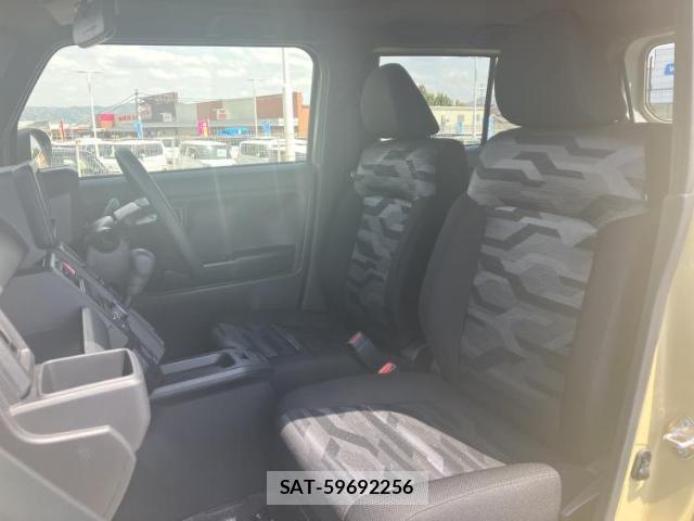 Daihatsu TAFT 2025-04 8878331-5