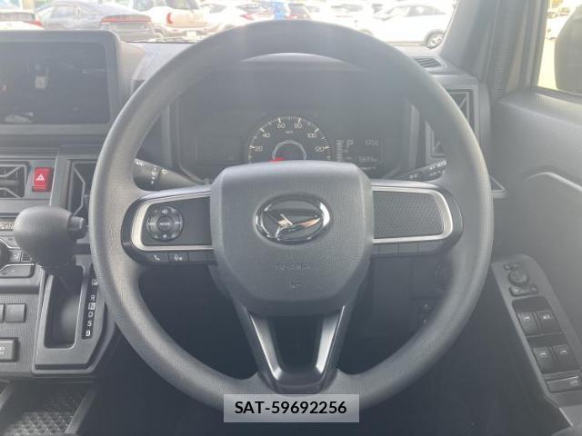 Daihatsu TAFT 2025-04 8878331-9