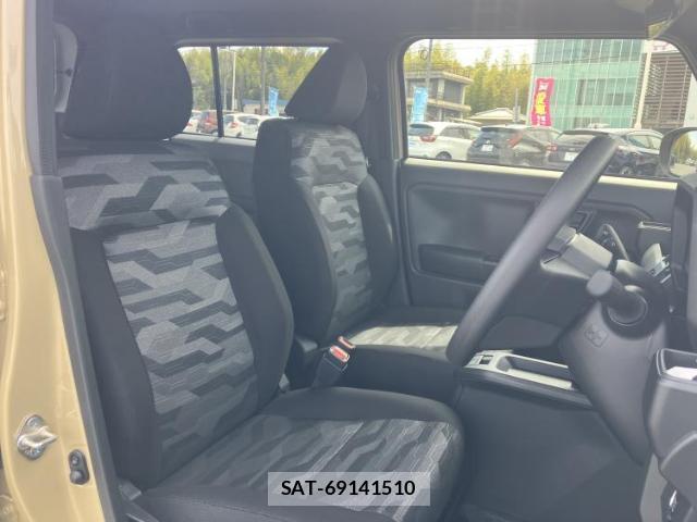 Daihatsu TAFT 2025-04 8878332-3