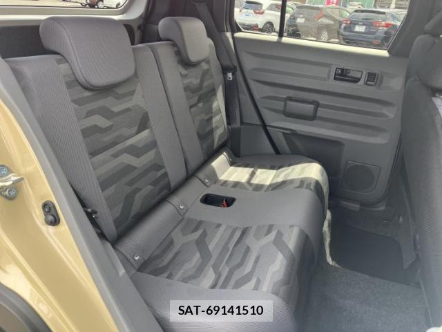 Daihatsu TAFT 2025-04 8878332-4