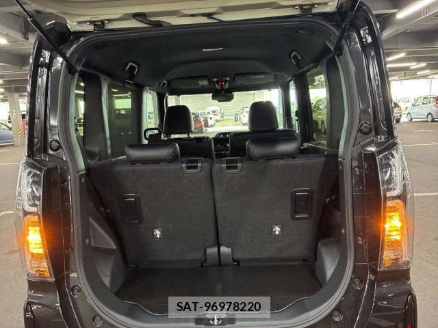 Daihatsu TANTO 2025-10 8876202-4