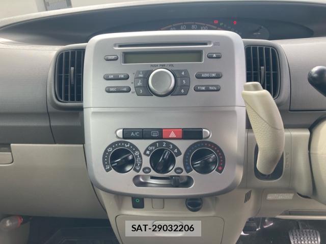 Daihatsu TANTO 2011-09 8876636-13