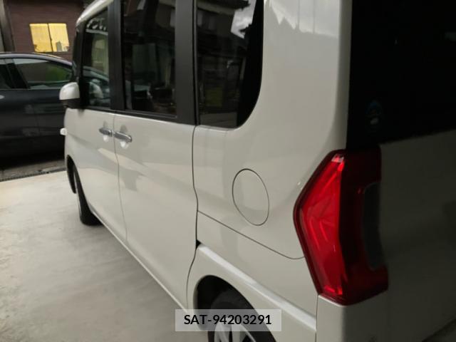 Daihatsu TANTO 2015-11 8876694-13