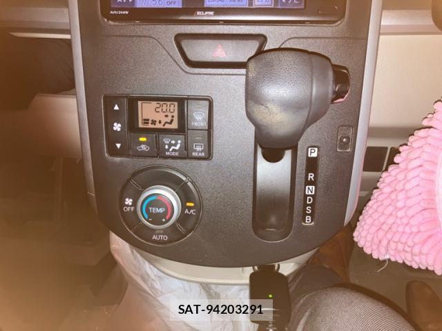 Daihatsu TANTO 2015-11 8876694-16