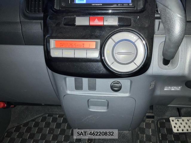 Daihatsu TANTO 2009-11 8877588-6