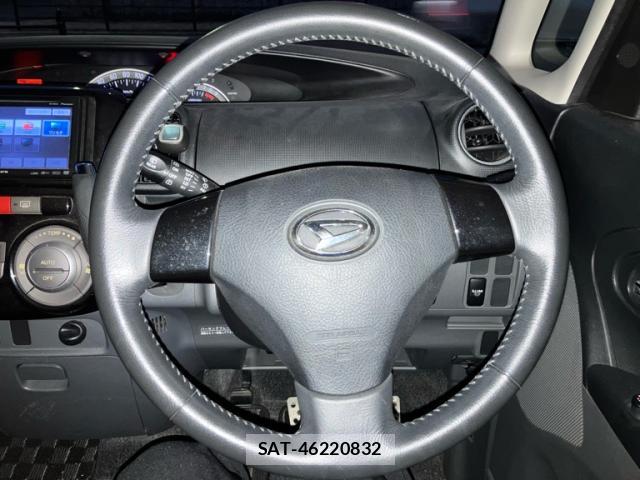 Daihatsu TANTO 2009-11 8877588-9