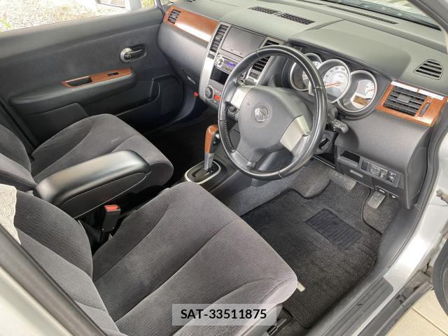 Nissan TIIDA LATIO 2010-09 8876527-4