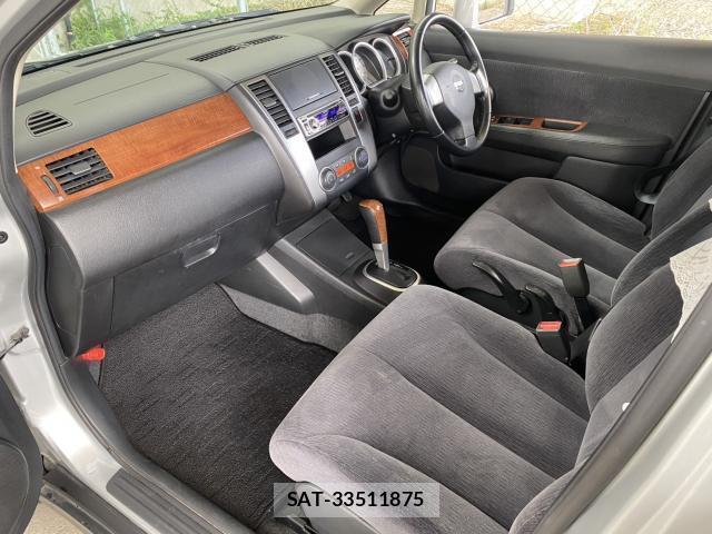 Nissan TIIDA LATIO 2010-09 8876527-5