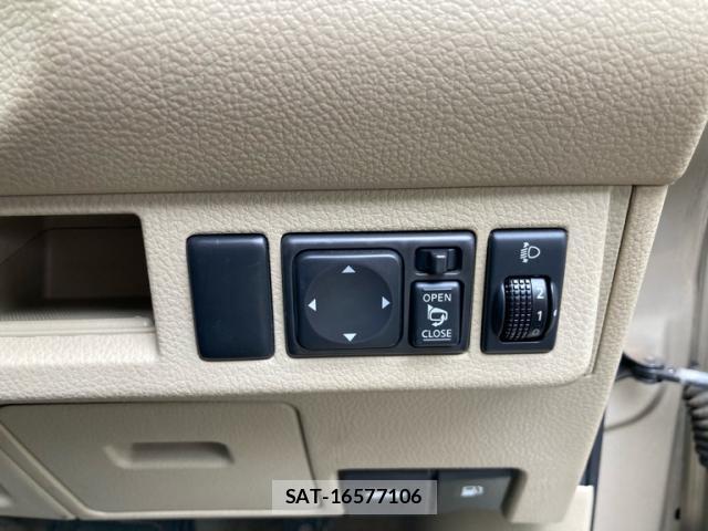 Nissan TIIDA 2010-07 8875963-9