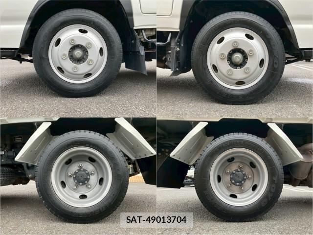 Mazda TITAN 2014-04 8876817-19