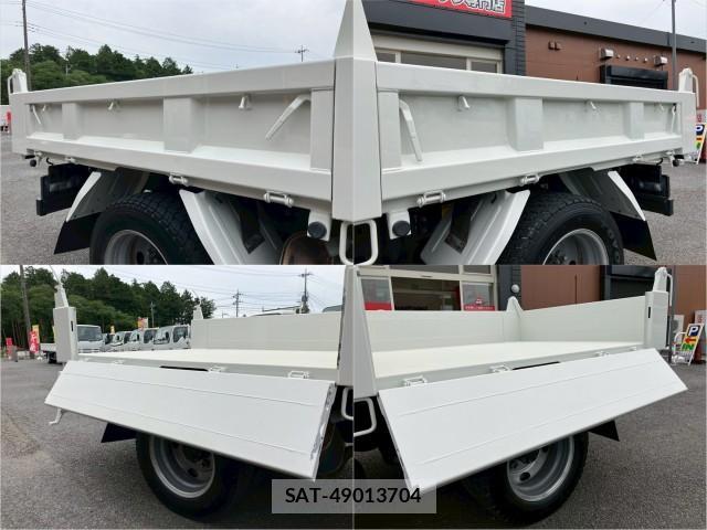 Mazda TITAN 2014-04 8876817-5