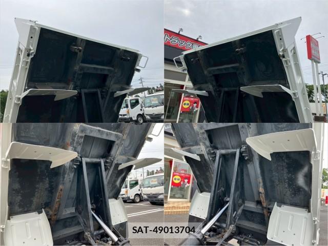 Mazda TITAN 2014-04 8876817-8