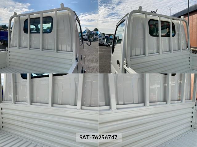 Mazda TITAN 2020-07 8876821-5