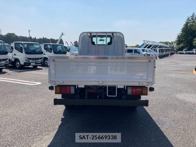 Mazda TITAN 2010-09 8876969-4