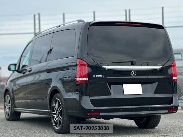 Mercedes Benz V-CLASS 2021-12 8877630-1