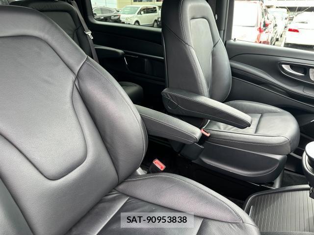 Mercedes Benz V-CLASS 2021-12 8877630-5