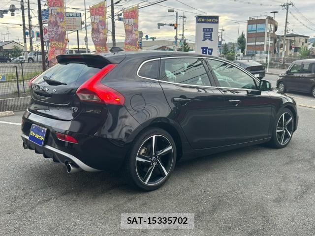 Volvo V40 2013-09 8877602-8
