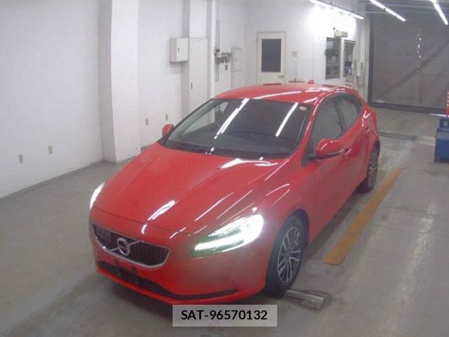 Volvo V40 2018-09 8877842-0