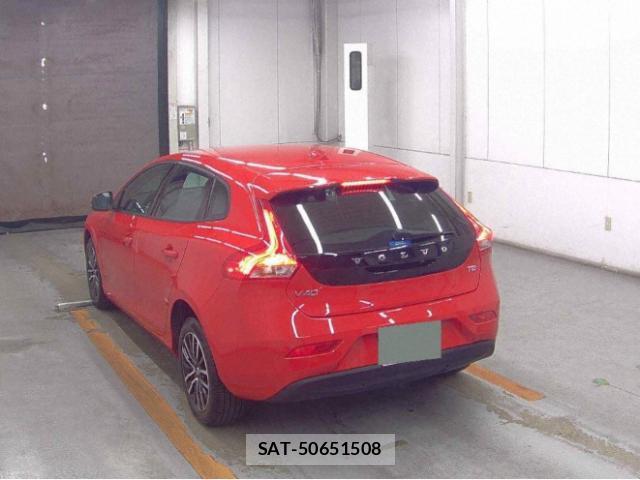 Volvo V40 2018-12 8877843-1
