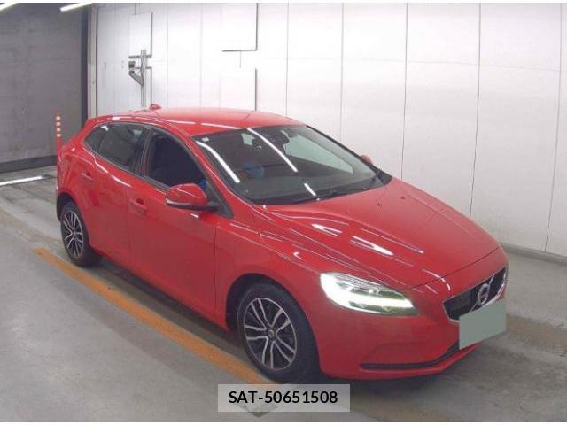 Volvo V40 2018-12 8877843-3