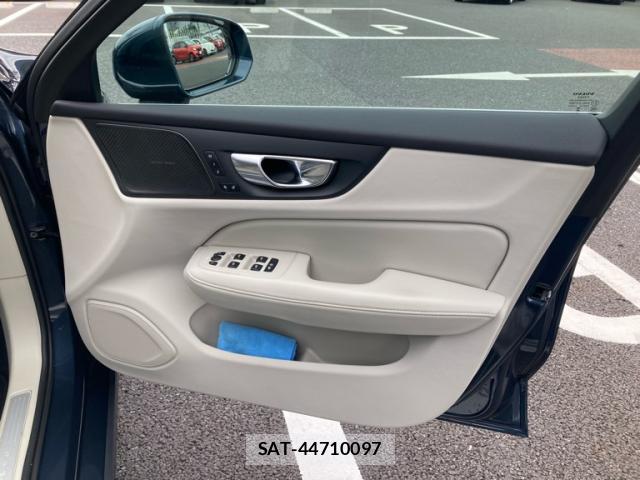Volvo V60 2025-03 8876365-10