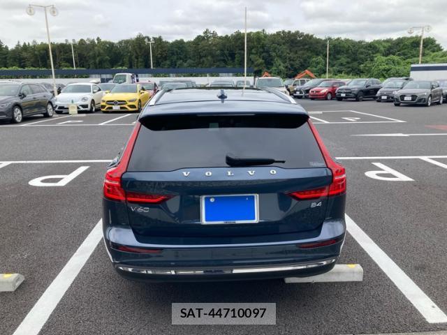 Volvo V60 2025-03 8876365-13